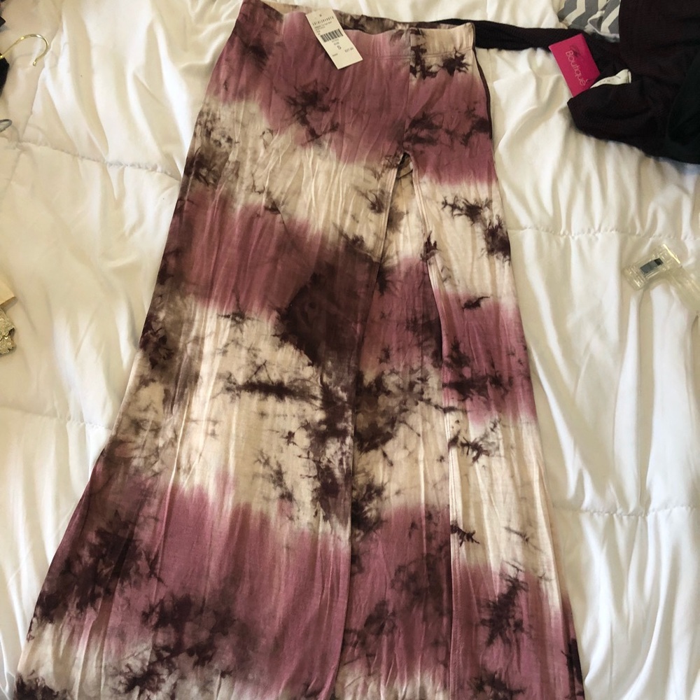 Skirt with slit